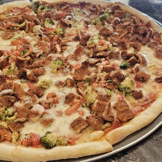 Pan Chicken, Broccoli & Tomato Pizza