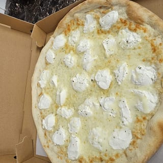 Plain White Cheese Pizza