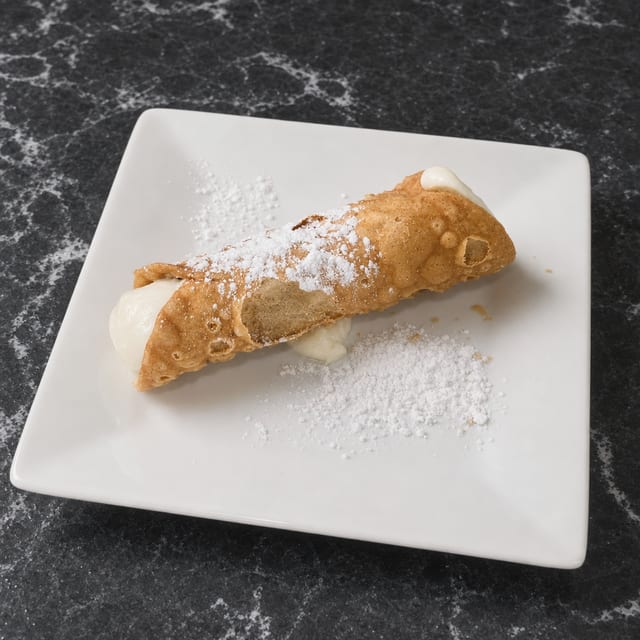 Cannoli.